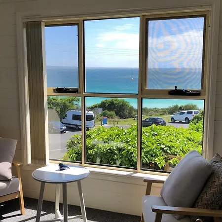 Binalong Beach Cottage Beachfront At Bay Of Fires Next To Restaurant Binalong Bay Exterior photo