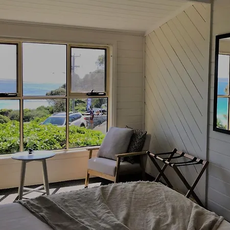 Binalong Beach Cottage Beachfront At Bay Of Fires Next To Restaurant Binalong Bay Exterior photo