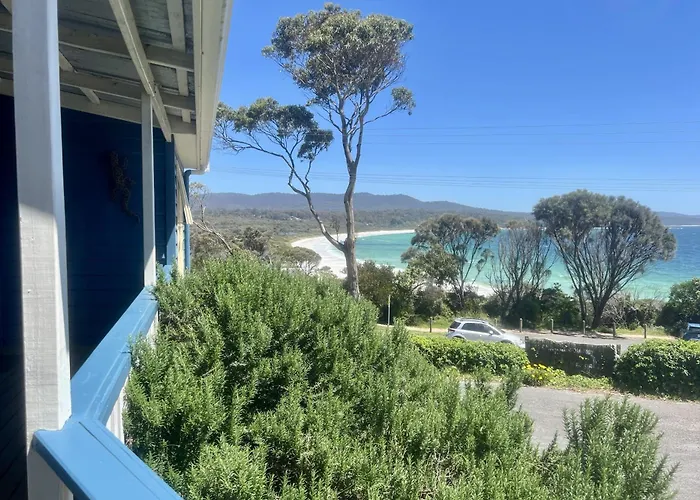 Binalong Beach Cottage Beachfront At Bay Of Fires Next To Restaurant