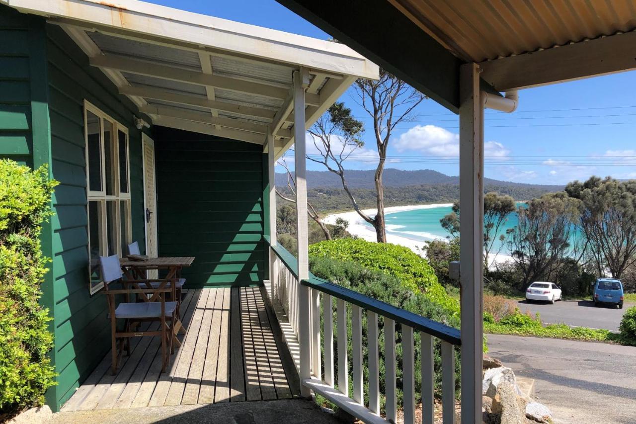Binalong Beachfront At Bay Of Fires Next To Restaurant Binalong Bay