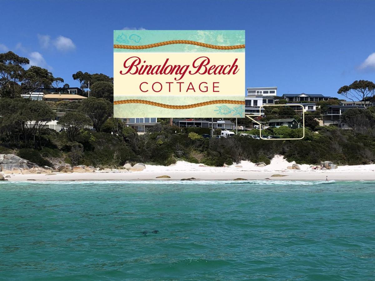Binalong Beachfront At Bay Of Fires Next To Restaurant Binalong Bay
